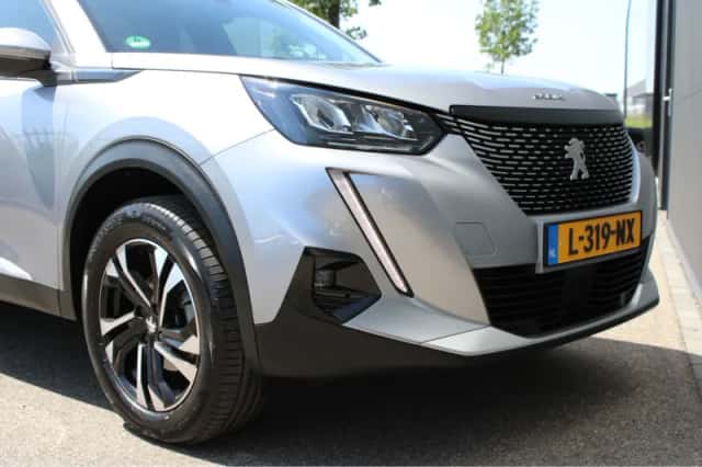Peugeot 2008 (2021) thumbnail 6