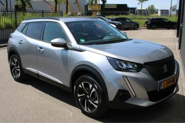 Peugeot 2008 (2021) thumbnail 7