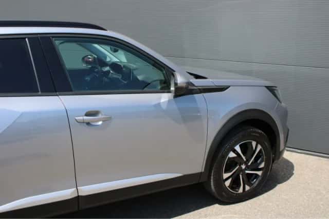 Peugeot 2008 (2021) thumbnail 8