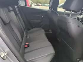Peugeot 2008 (2021) thumbnail 9