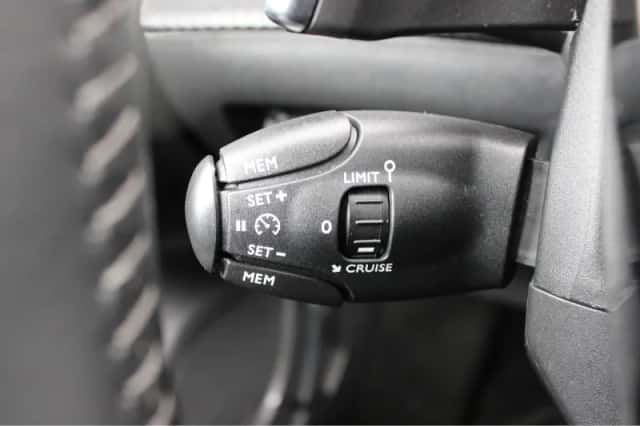Peugeot 2008 (2022) thumbnail 16