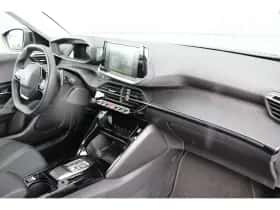 Peugeot 2008 (2022) thumbnail 3