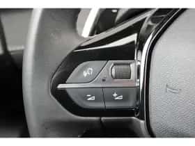Peugeot 2008 (2022) thumbnail 23