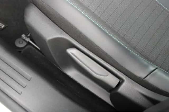 Peugeot 2008 (2021) thumbnail 14