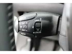 Peugeot 2008 (2021) thumbnail 15