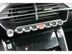 Peugeot 2008 (2021) thumbnail 18