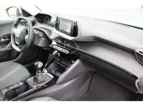 Peugeot 2008 (2021) thumbnail 3