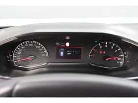 Peugeot 2008 (2021) thumbnail 23