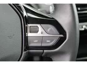 Peugeot 2008 (2021) thumbnail 24