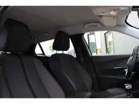 Peugeot 2008 (2021) thumbnail 4