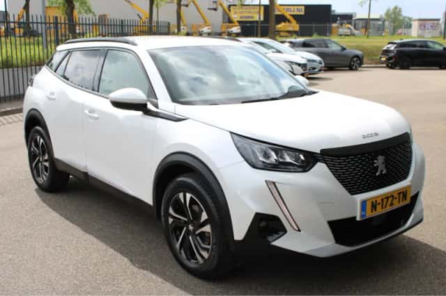 Peugeot 2008 (2021) thumbnail 7