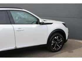 Peugeot 2008 (2021) thumbnail 8