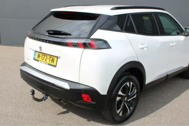 Peugeot 2008 (2021) thumbnail 9