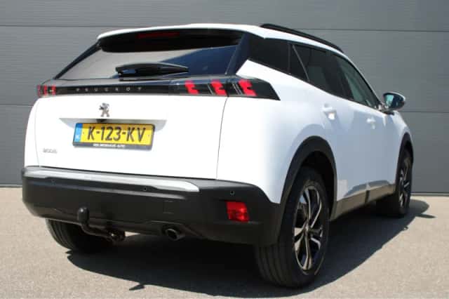 Peugeot 2008 (2021) thumbnail 2