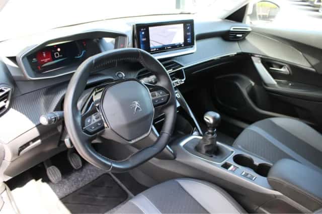 Peugeot 2008 (2021) thumbnail 16