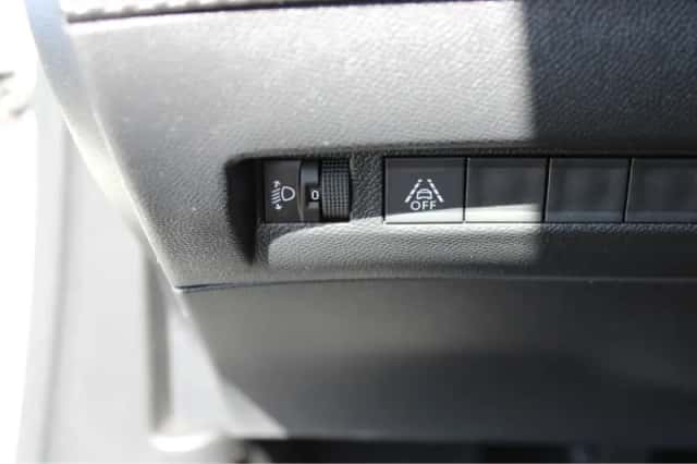 Peugeot 2008 (2021) thumbnail 19