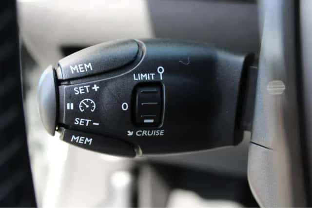 Peugeot 2008 (2021) thumbnail 20