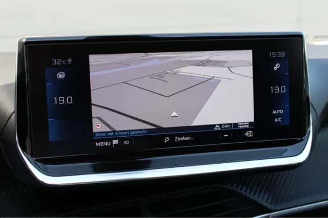 Peugeot 2008 (2021) thumbnail 23
