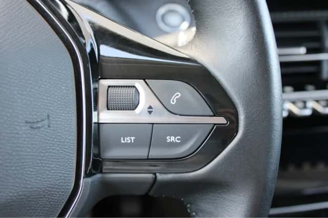 Peugeot 2008 (2021) thumbnail 27