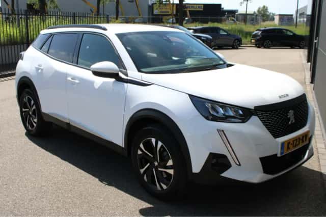 Peugeot 2008 (2021) thumbnail 7