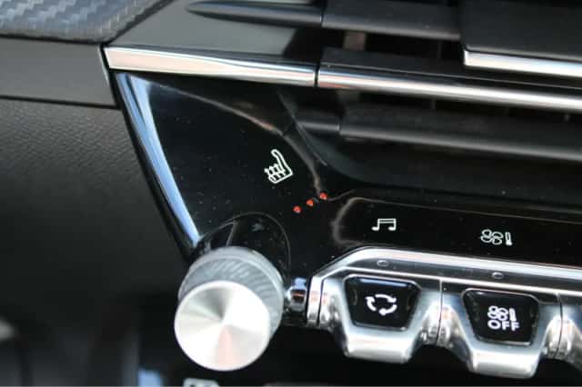 Peugeot 208 (2020) thumbnail 25