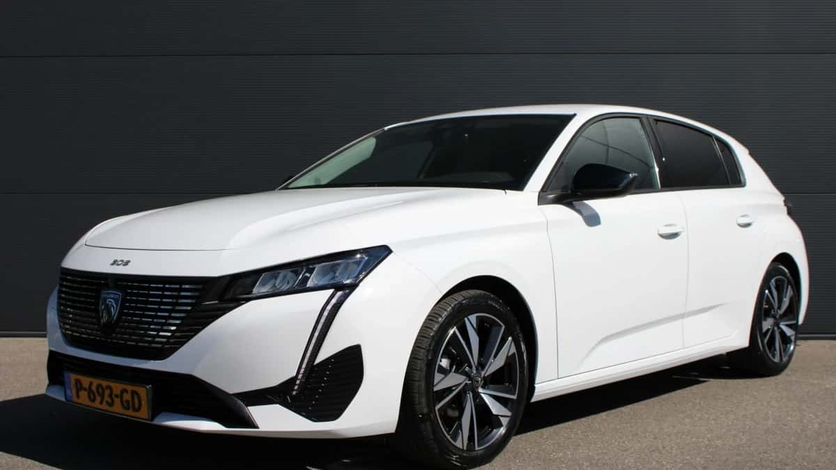Peugeot 308 (2022) — foto 1