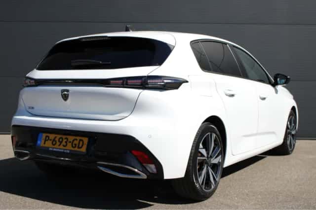 Peugeot 308 (2022) thumbnail 2