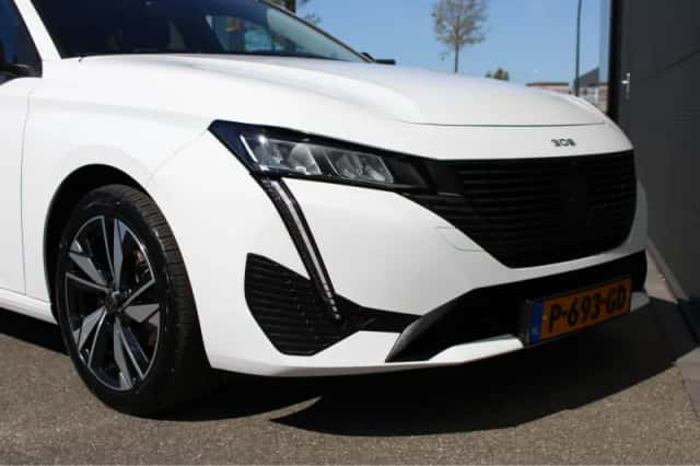 Peugeot 308 (2022) thumbnail 6