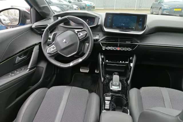 Peugeot 208 (2021) thumbnail 5