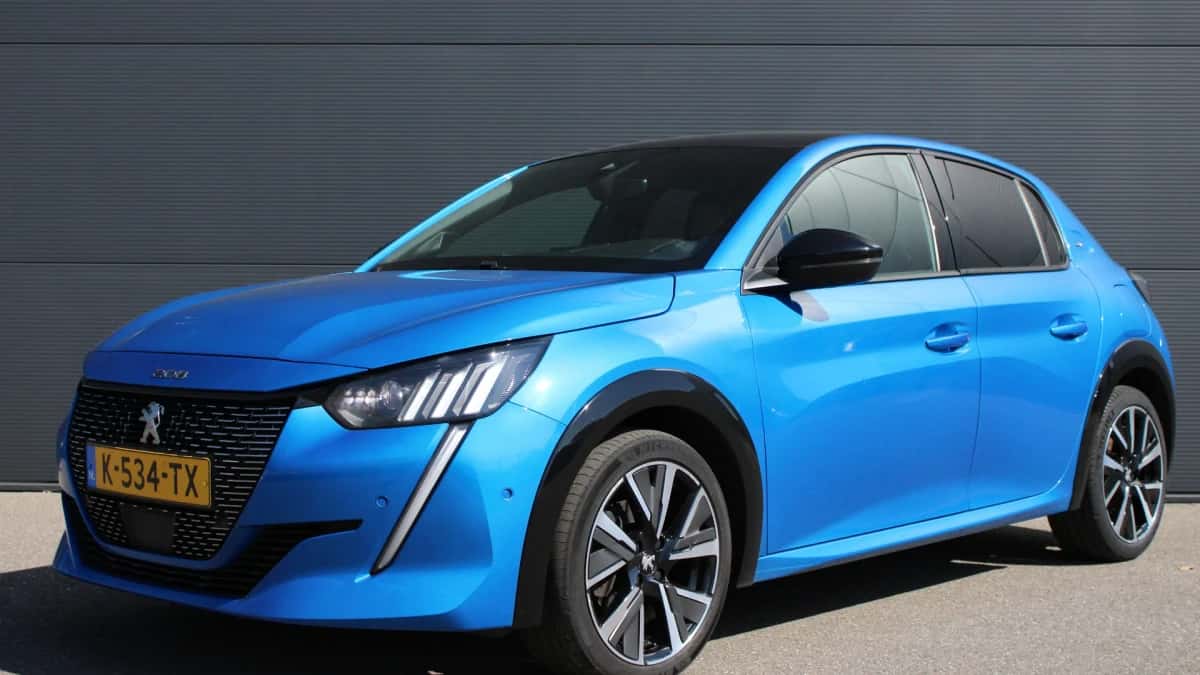 Peugeot 208 (2021) — foto 1