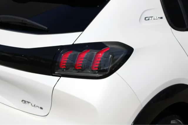Peugeot 208 (2020) thumbnail 11