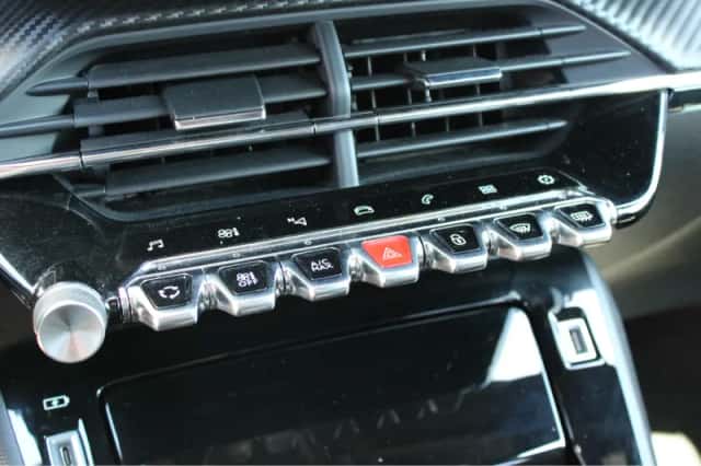 Peugeot 208 (2020) thumbnail 21