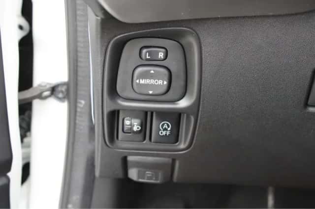 Peugeot 108 (2014) thumbnail 17