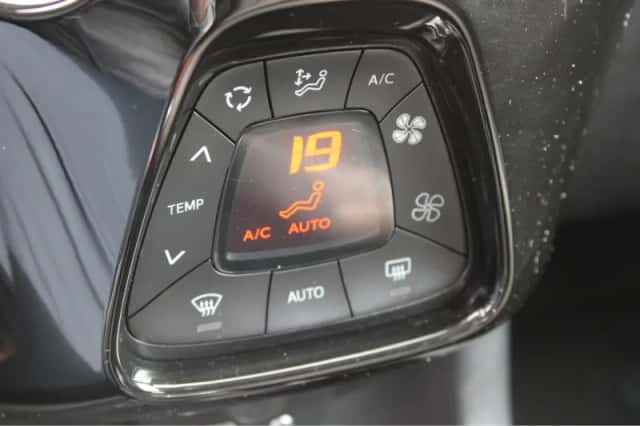 Peugeot 108 (2014) thumbnail 20