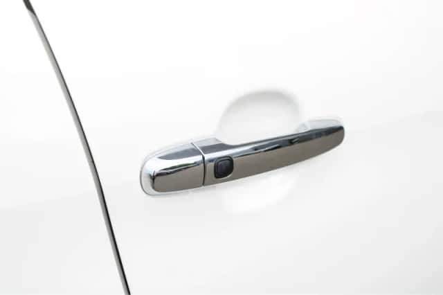Peugeot 108 (2014) thumbnail 9