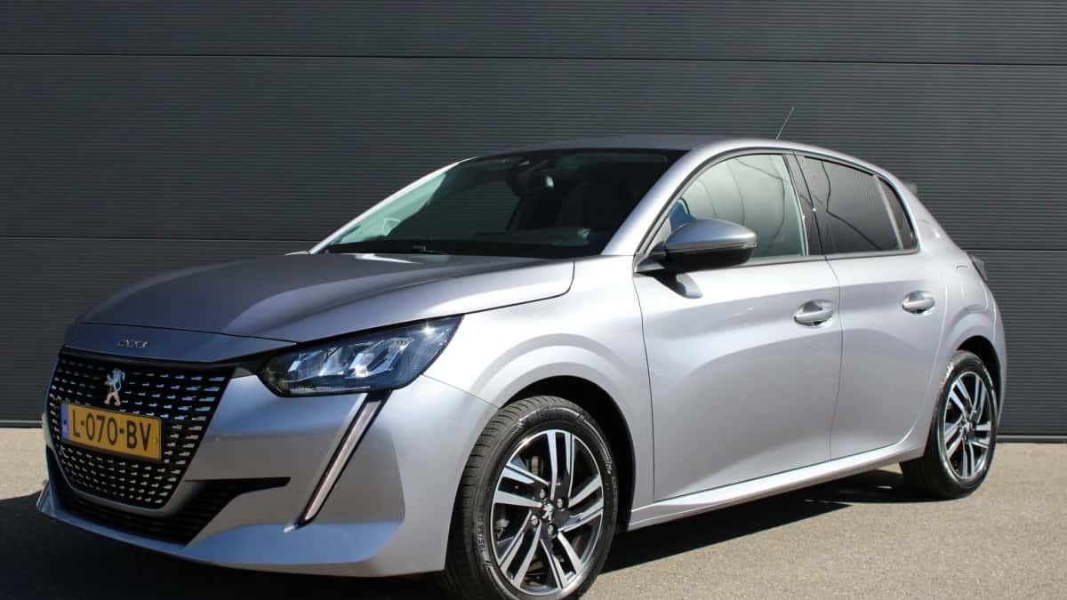 Peugeot 208 (2021) — foto 1