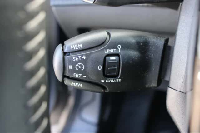 Peugeot 208 (2021) thumbnail 18
