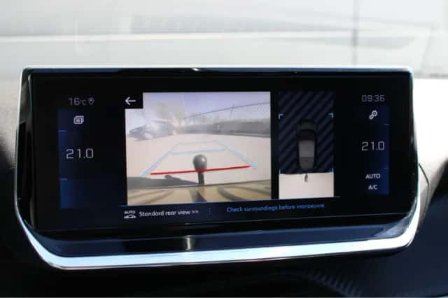 Peugeot 208 (2021) thumbnail 23