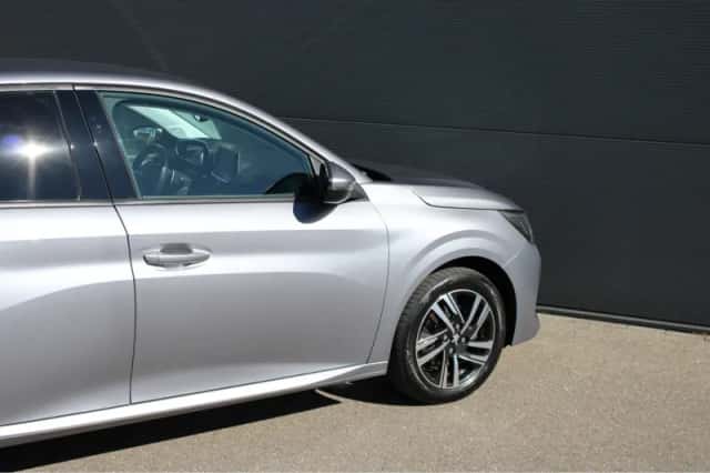 Peugeot 208 (2021) thumbnail 9