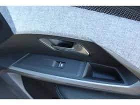 Peugeot 5008 (2025) thumbnail 6