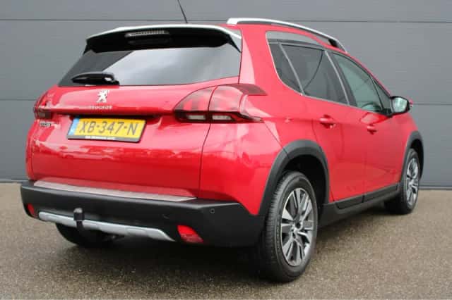 Peugeot 2008 (2018) thumbnail 2