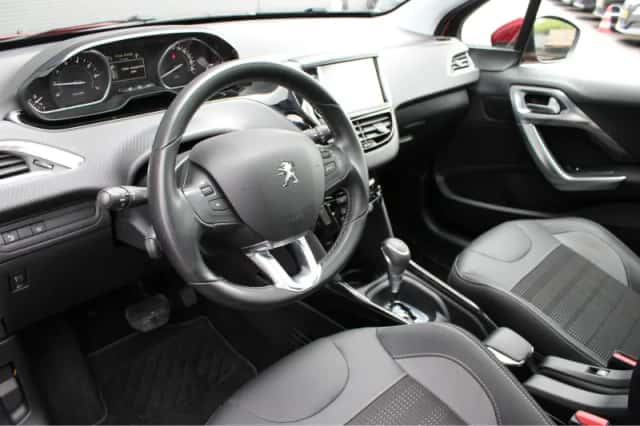 Peugeot 2008 (2018) thumbnail 16