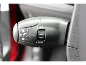 Peugeot 2008 (2018) thumbnail 18