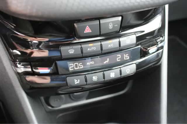 Peugeot 2008 (2018) thumbnail 20