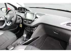 Peugeot 2008 (2018) thumbnail 3