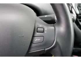 Peugeot 2008 (2018) thumbnail 25