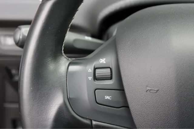 Peugeot 2008 (2018) thumbnail 26