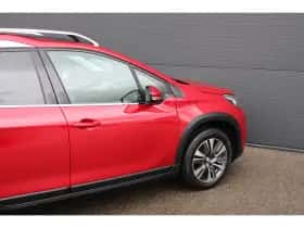 Peugeot 2008 (2018) thumbnail 9