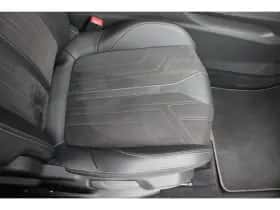 Peugeot 3008 (2022) thumbnail 5