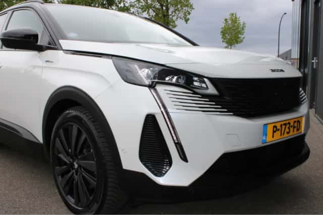 Peugeot 3008 (2022) thumbnail 7